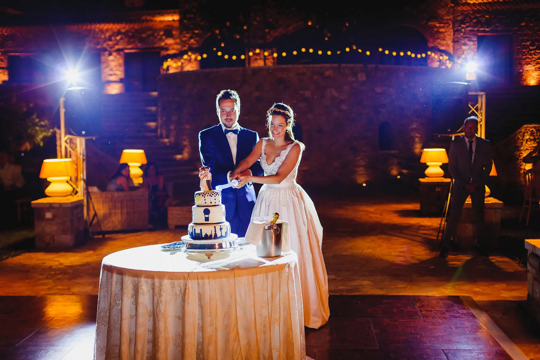 γάμος στον Πύργο Πετρέζα, Πύργο Πετρέζα, Πολιτικός γάμος